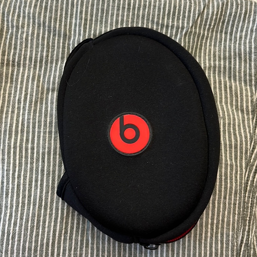 Beats by Dr Dre Headphone Case